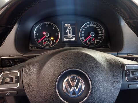 VW Caddy 1.6 TDI Загорается значок круиз